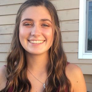 Meet your Posher, Raquel